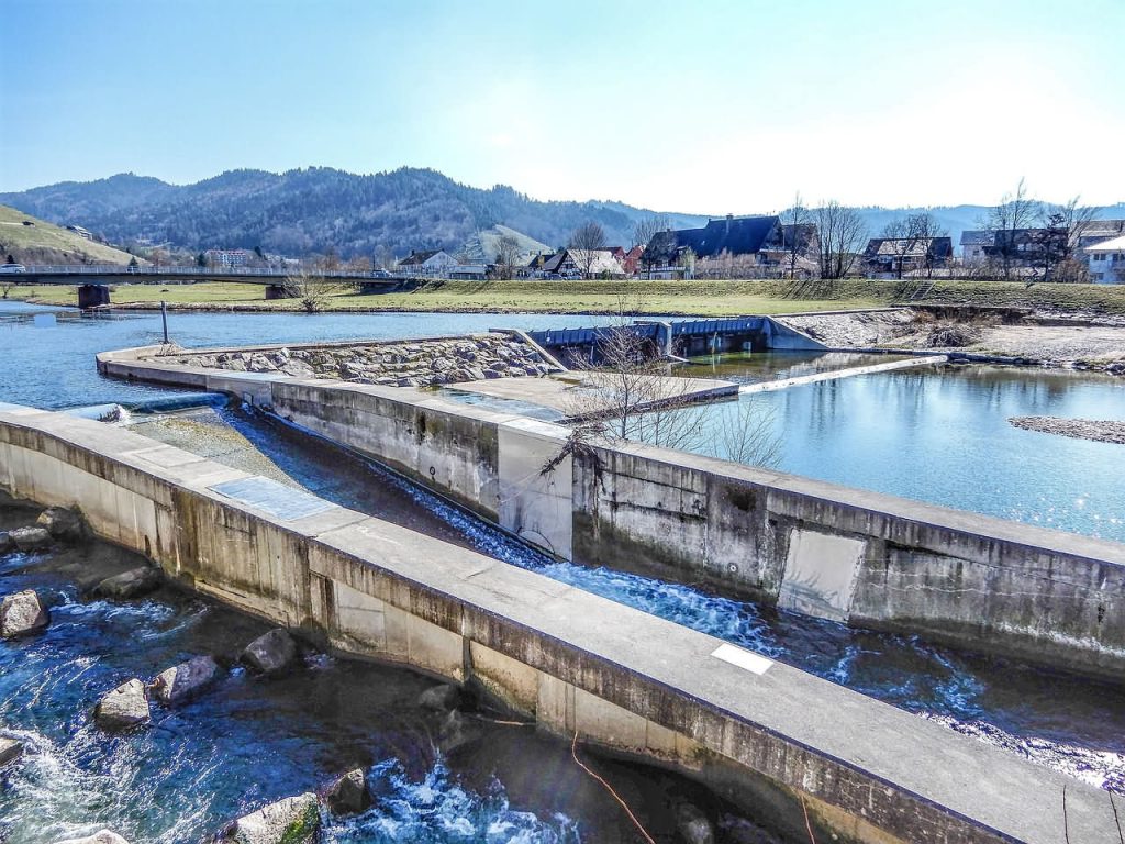 本企业人员是否可将废水、雨水自行采集样品送样检测？成都环评邓经理